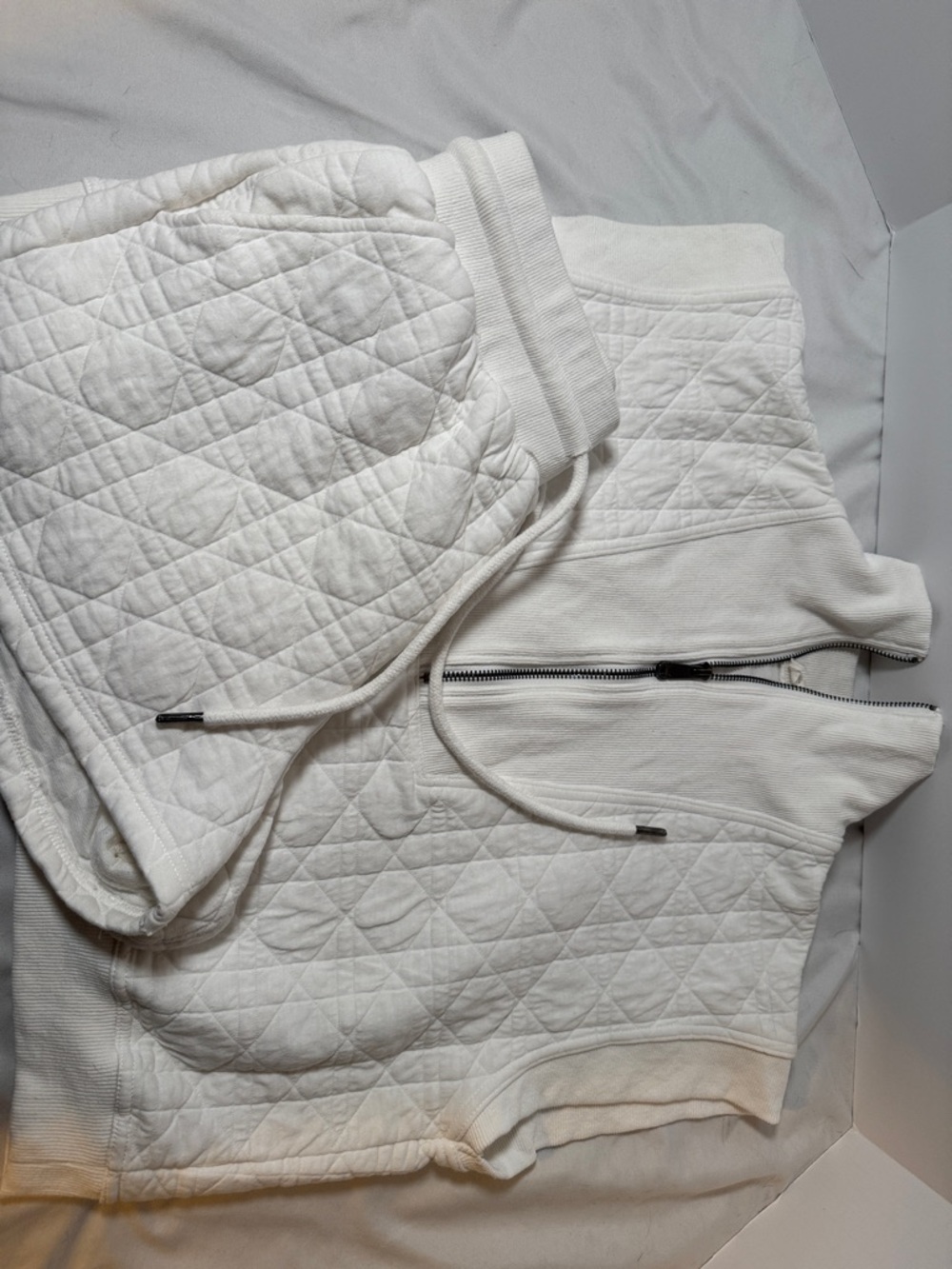 Quilted Short Sleeve Pullover and Shorts Set in White - Picture 2 of 2